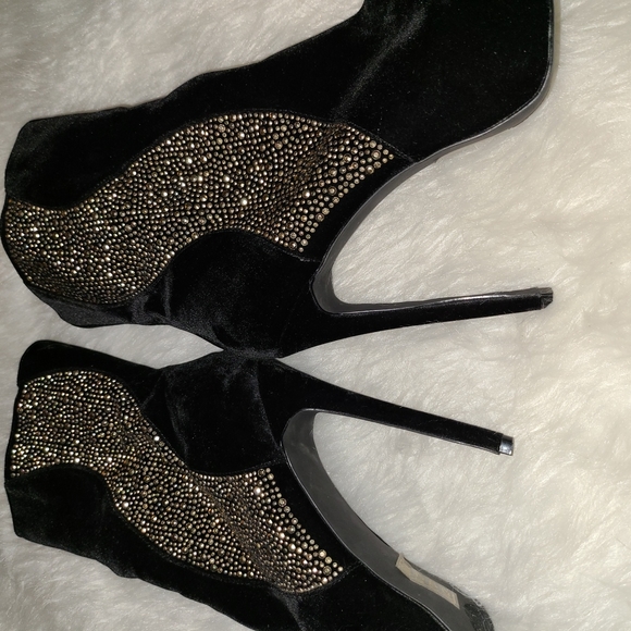 Scene Size 9 Black Velvet Calf High Boots With Jeweled Design - Picture 9 of 10